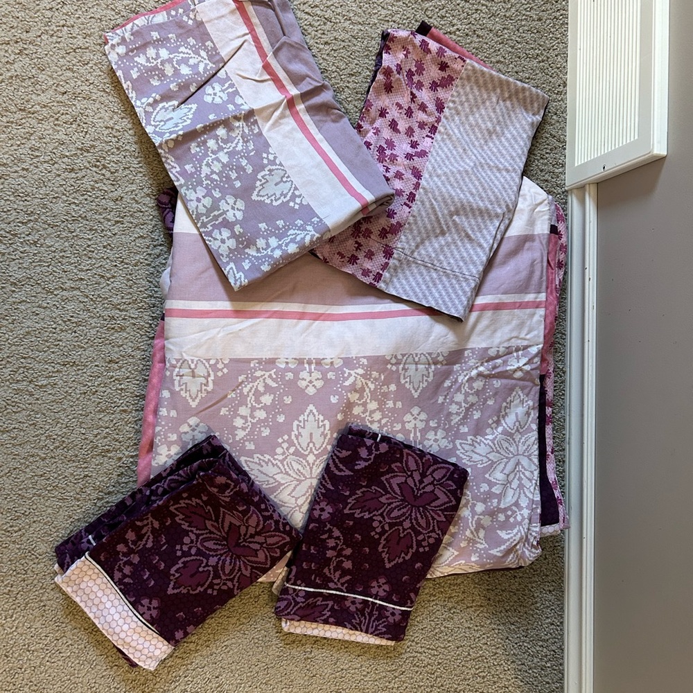 Queen Duvet Cover Set - Purple and Pink